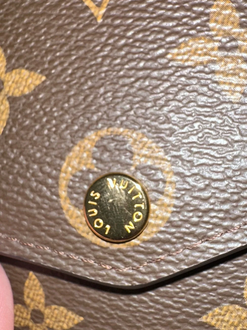 Louis Vuitton Sarah Wallet - Picture 12 of 15